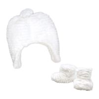 Ridge Plush Hat and Bootie Set: White 
