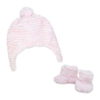 Ridge Plush Hat and Bootie Set: Pink